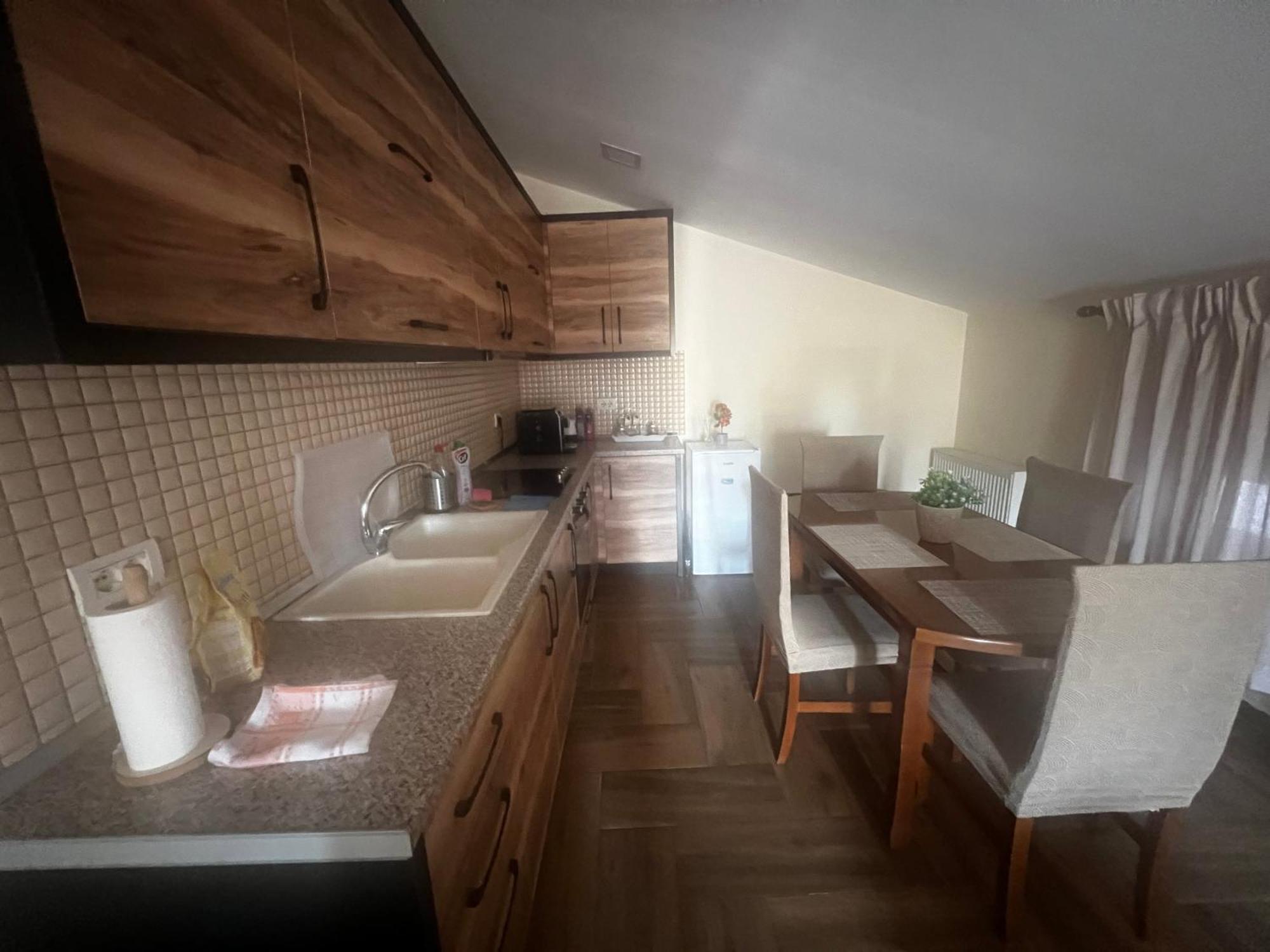 Apartament Retreat In The Centre Of Korcza Zewnętrze zdjęcie